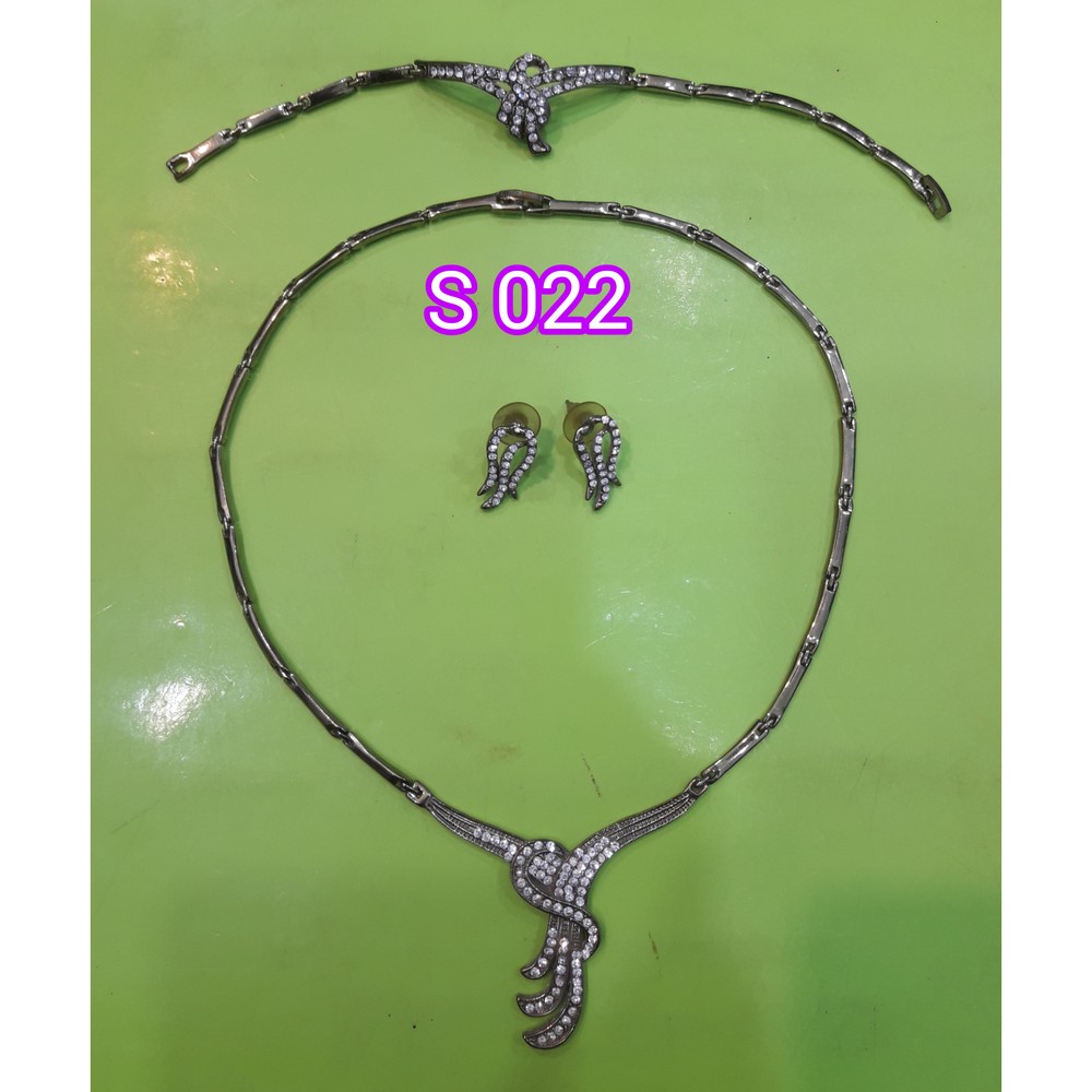 ست گردنبند،دستبند و گوشواره S 022