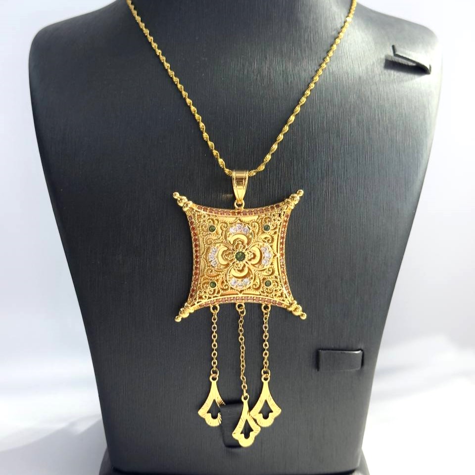 گردنبند جهان