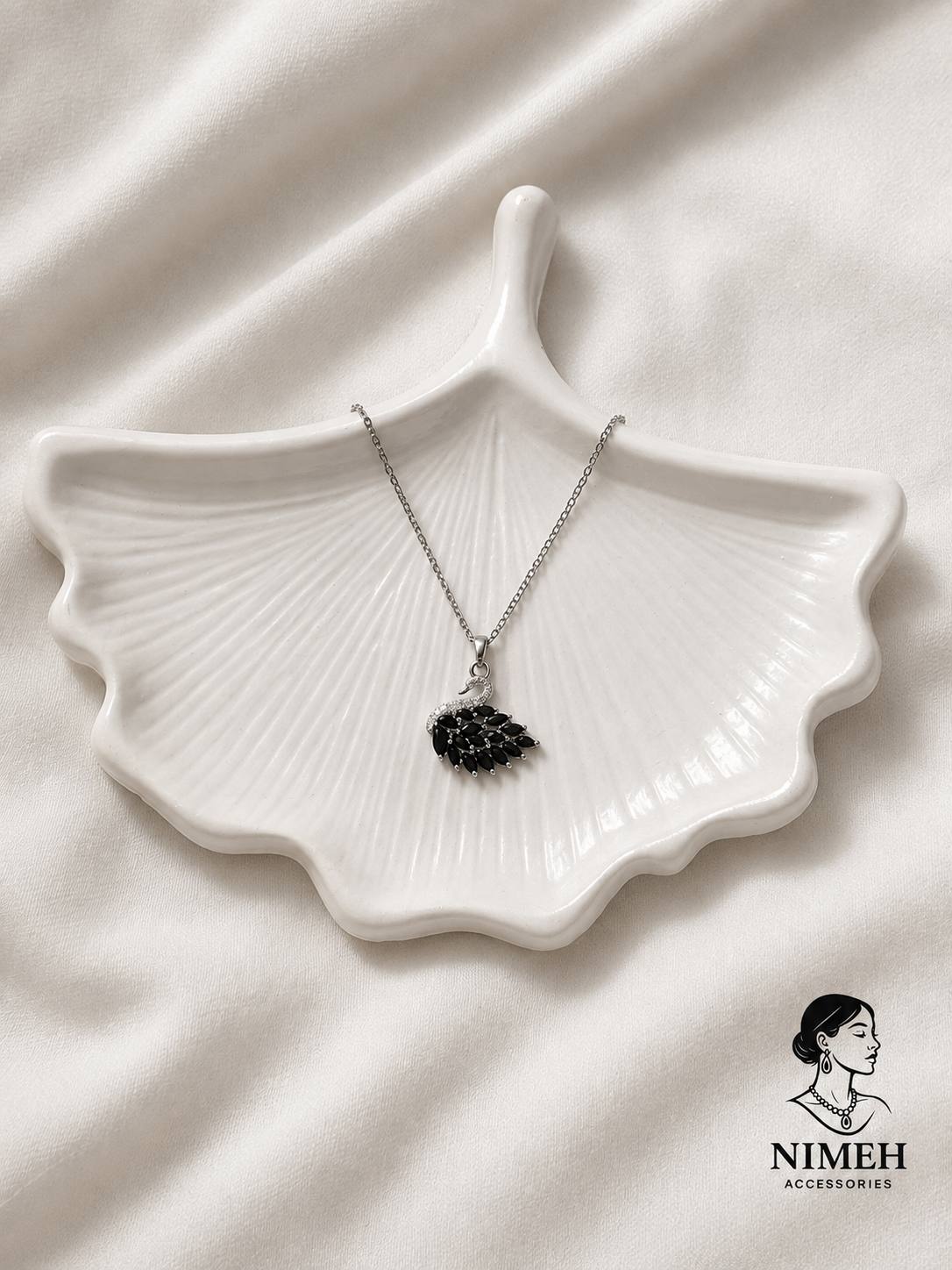 گردنبند قو مشکی 🖤