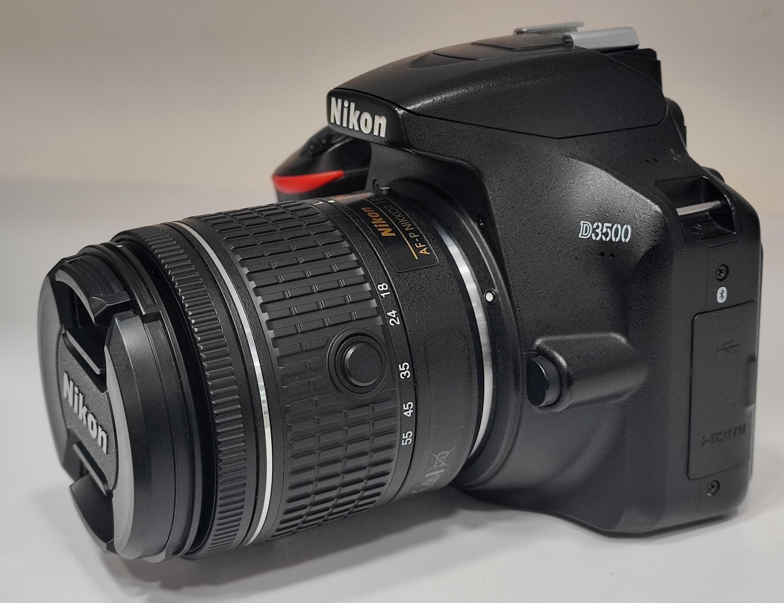Nikon D3500 .18-55 دست دوم در حد آک