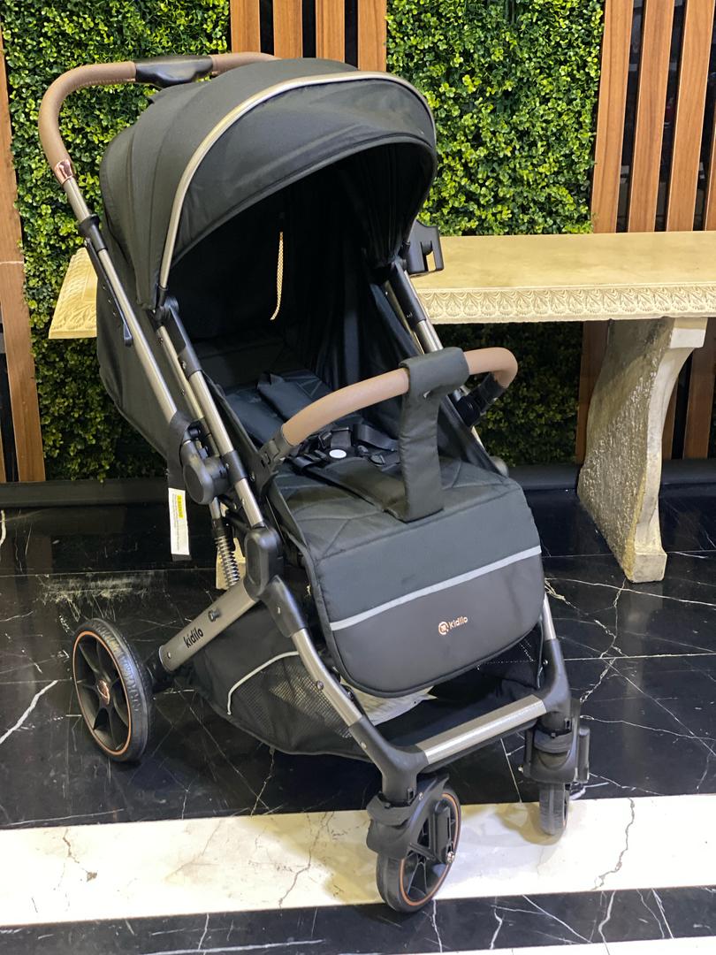کالسکه مسافرتی روبه مادرشو کیدیلو Kidilo مدل 6600 بدنه طلایی