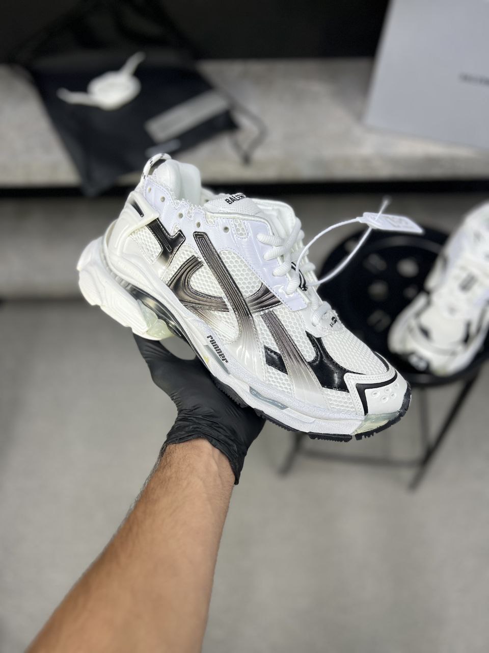 BALENCIAGA RUNNER 'WHITE & BLACK' کد : 2890