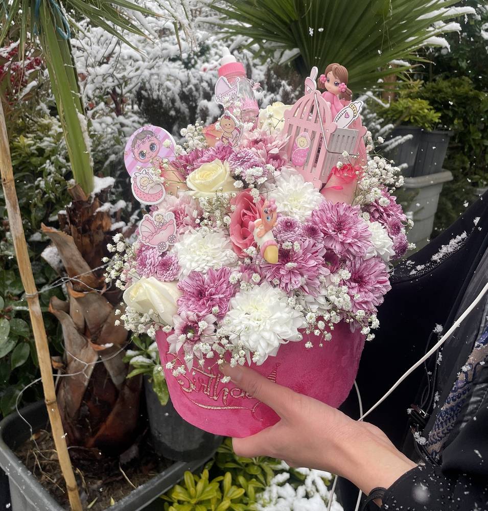 گل برای تولد نوزاد دختر