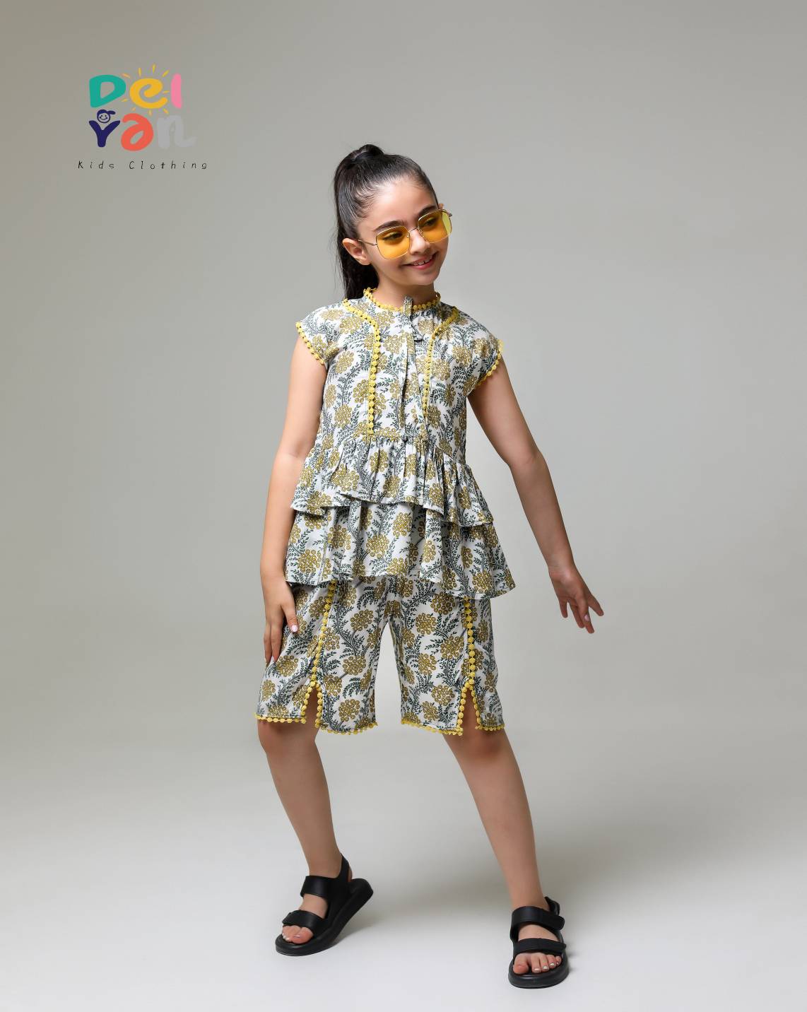 ست تاپ شلوارک دخترانه ی نازگل کد 002 جین 8 عددی