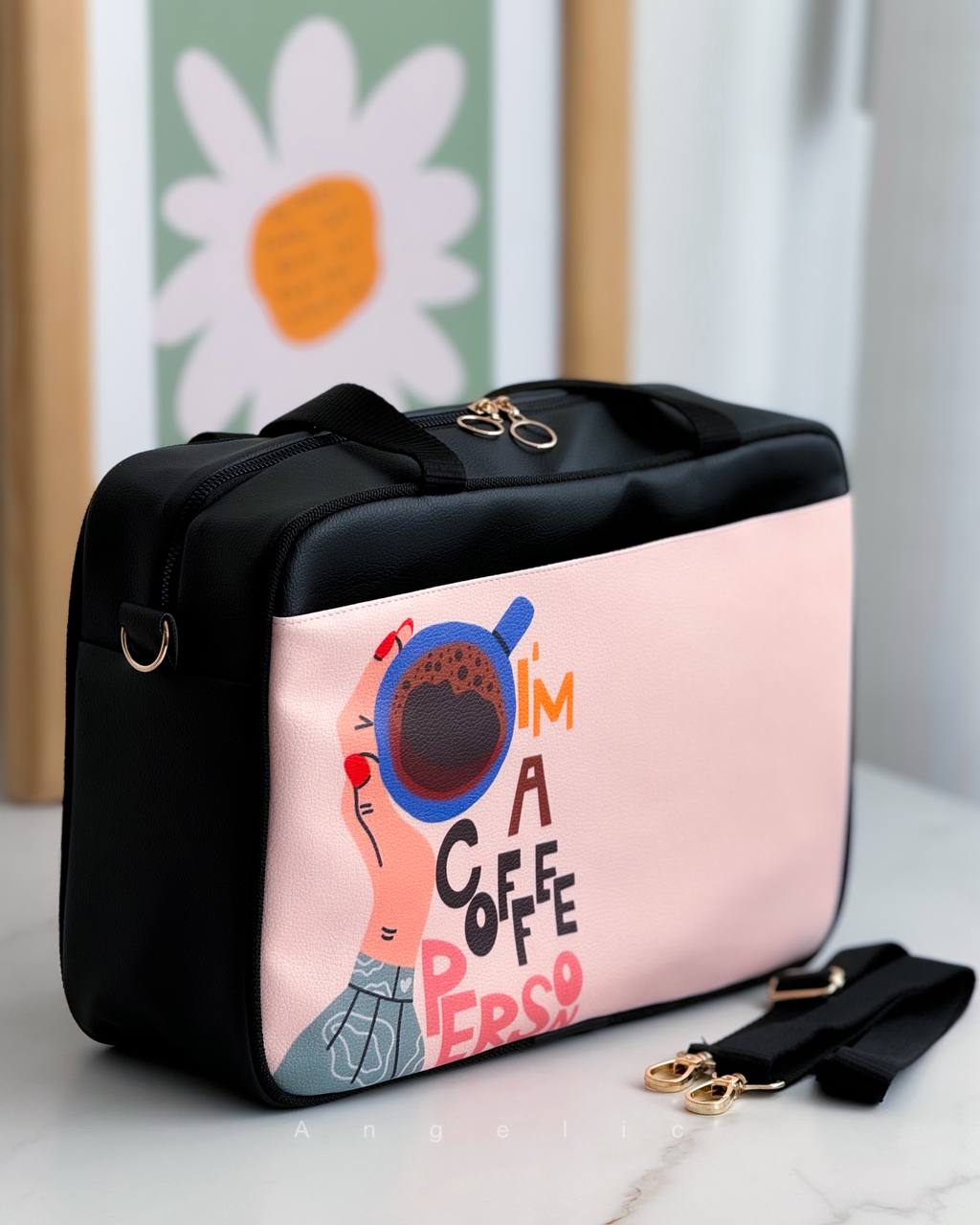 کیف باشگاهی / A Cafe