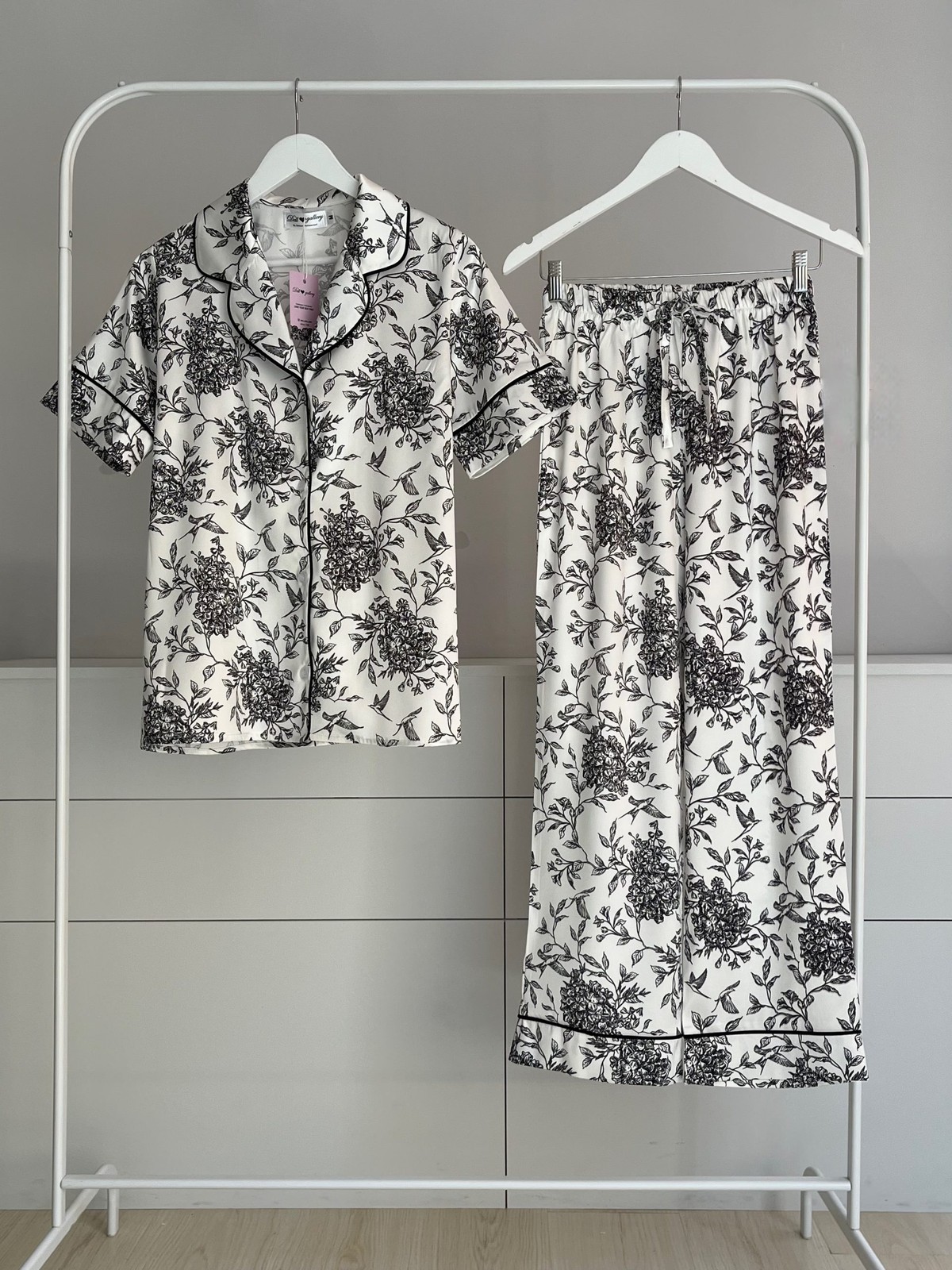 Floral white