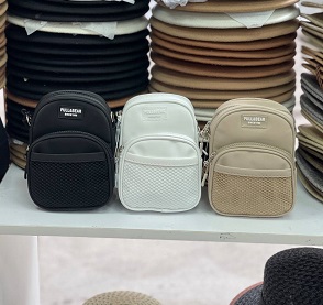 کیف کوچک pull bear
