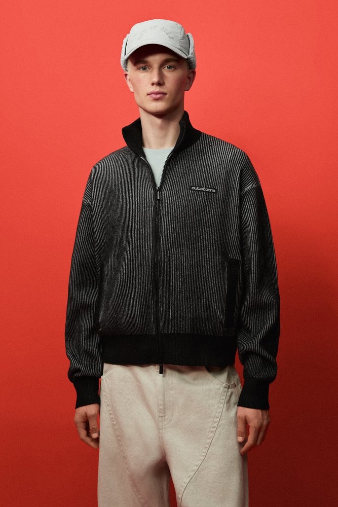 ژاکت Bershka برشکا زیپی خارج از هسته اورجینال