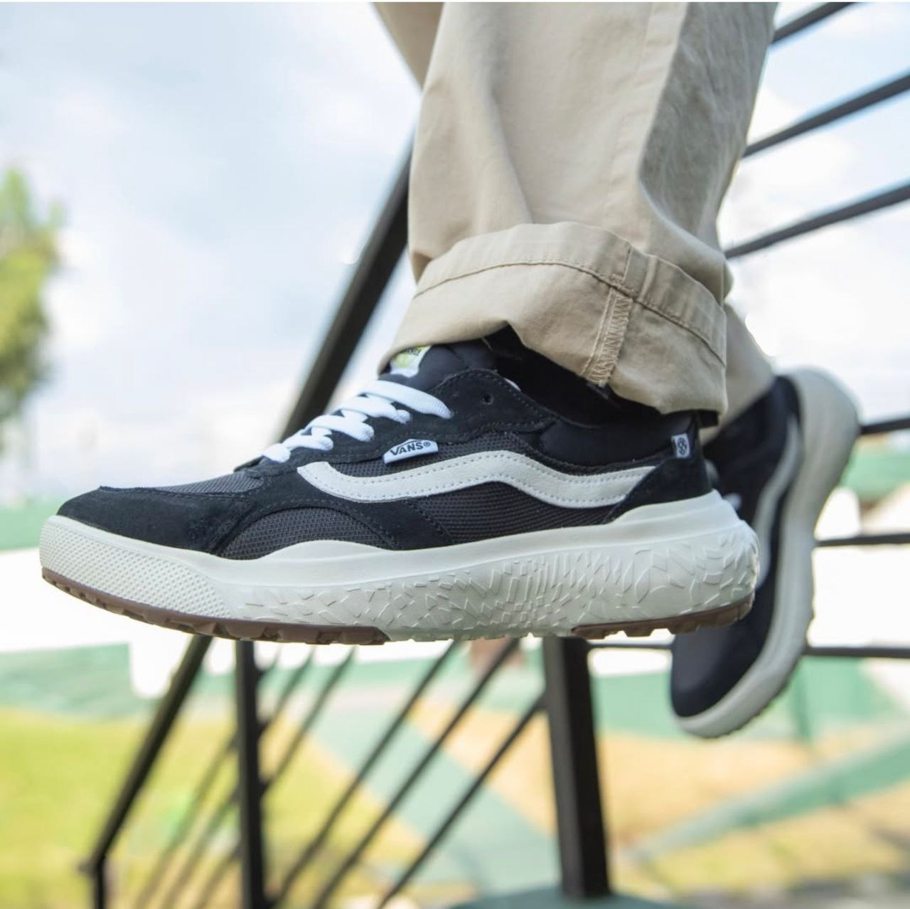 ونس اولد اسکول بدون ساق اولترارنج‌ نئو‌ مشکی Vans Neo Ultrarange Black