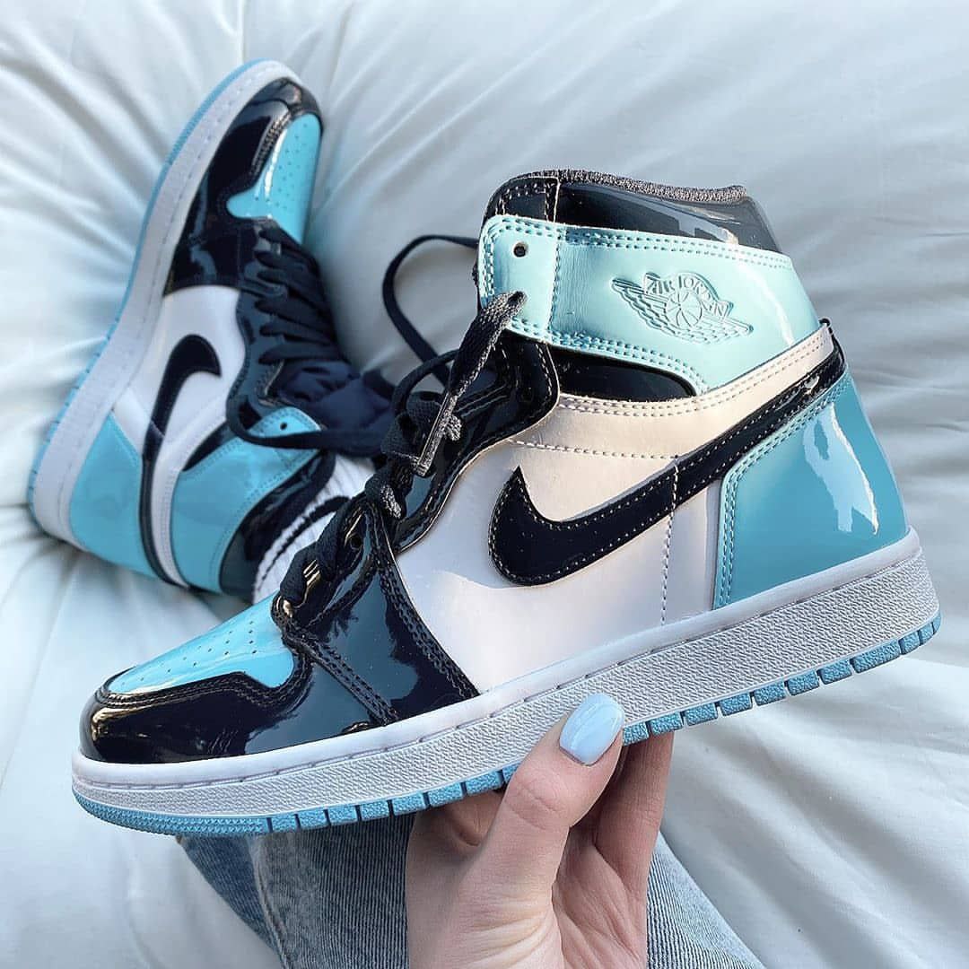نایک ایر جردن ۱ ساقدار سفید آبی ورنی Nike air jordan 1 UNC patent blue