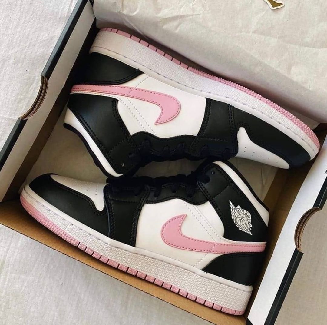 نایک ایر جردن ۱ ساقدار سفید مشکی تیک صورتی Nike jordan 1 mid GS