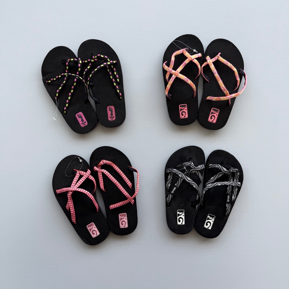 Te Flip Flops (دمپایی انگشتی بچه گانه _ فلیپ فلاپ )