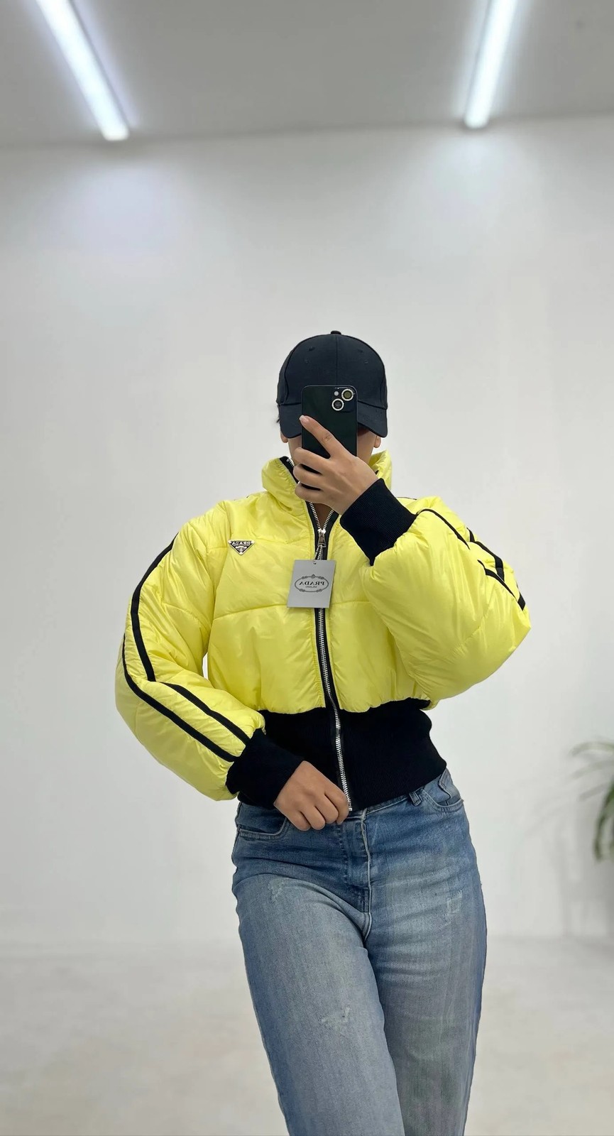 کاپشن prada