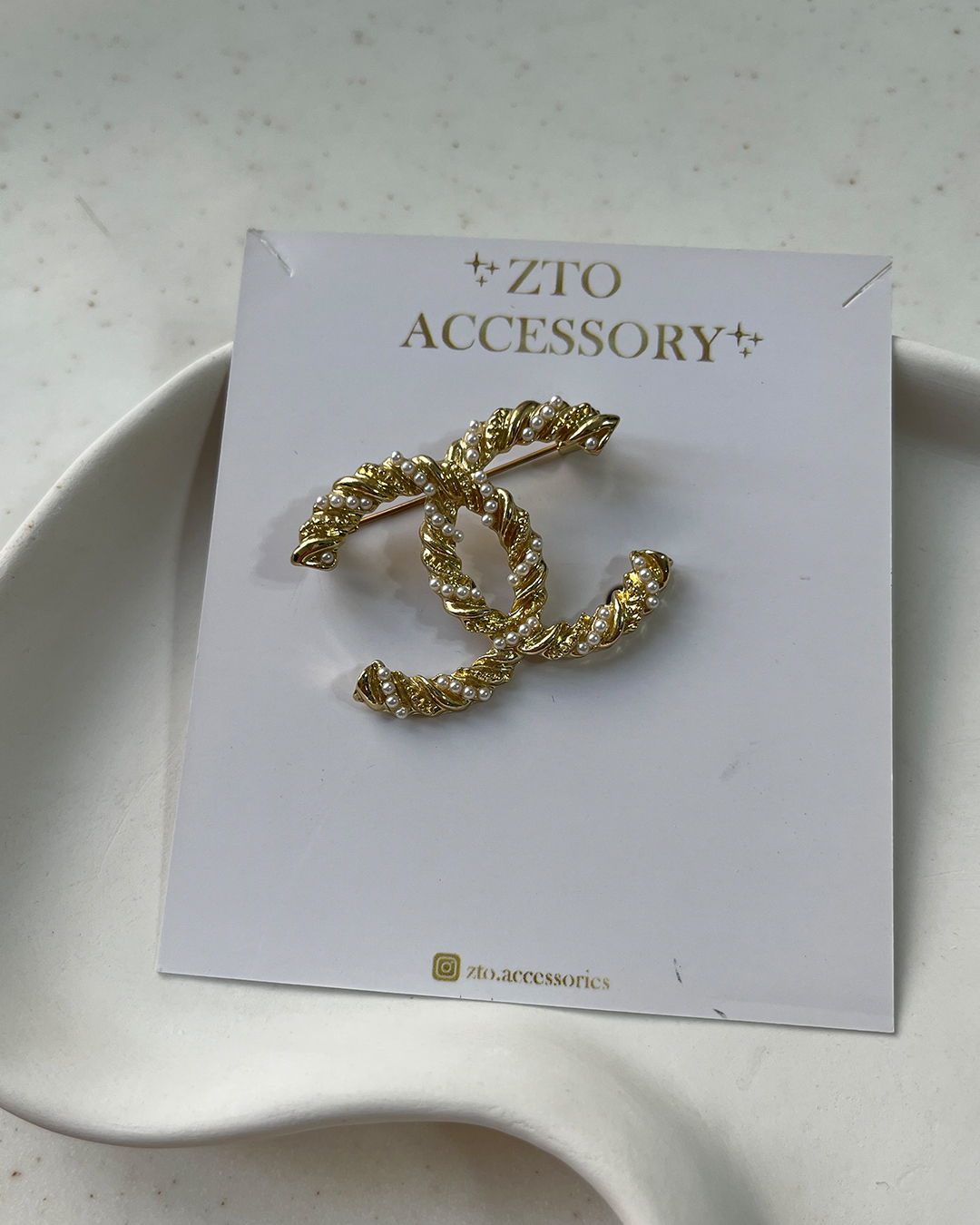 سنجاق سینه YSL و CHANEL