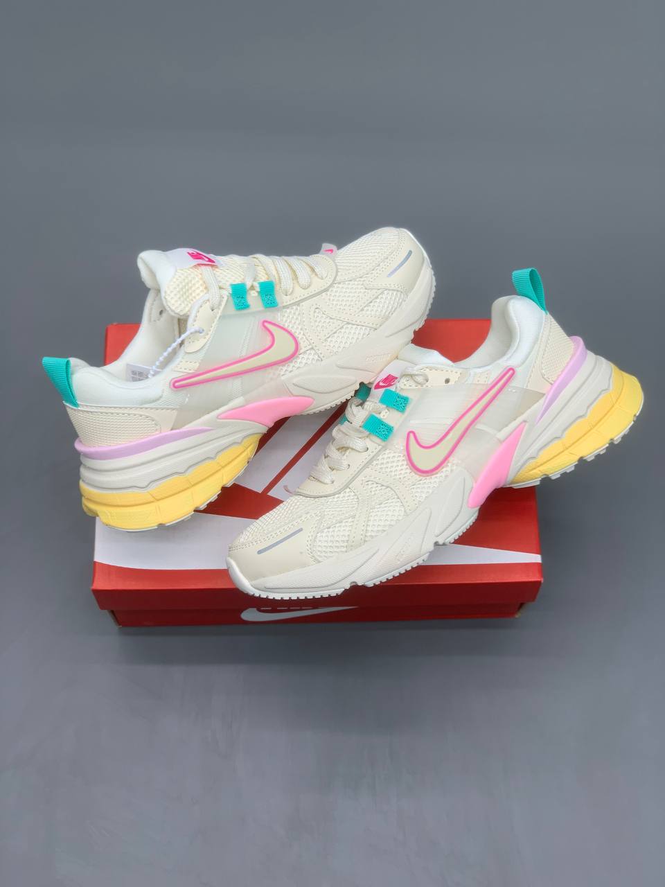 کتونی نایک (white -yellow) V2k Run (white -yellow) Nike V2k Run