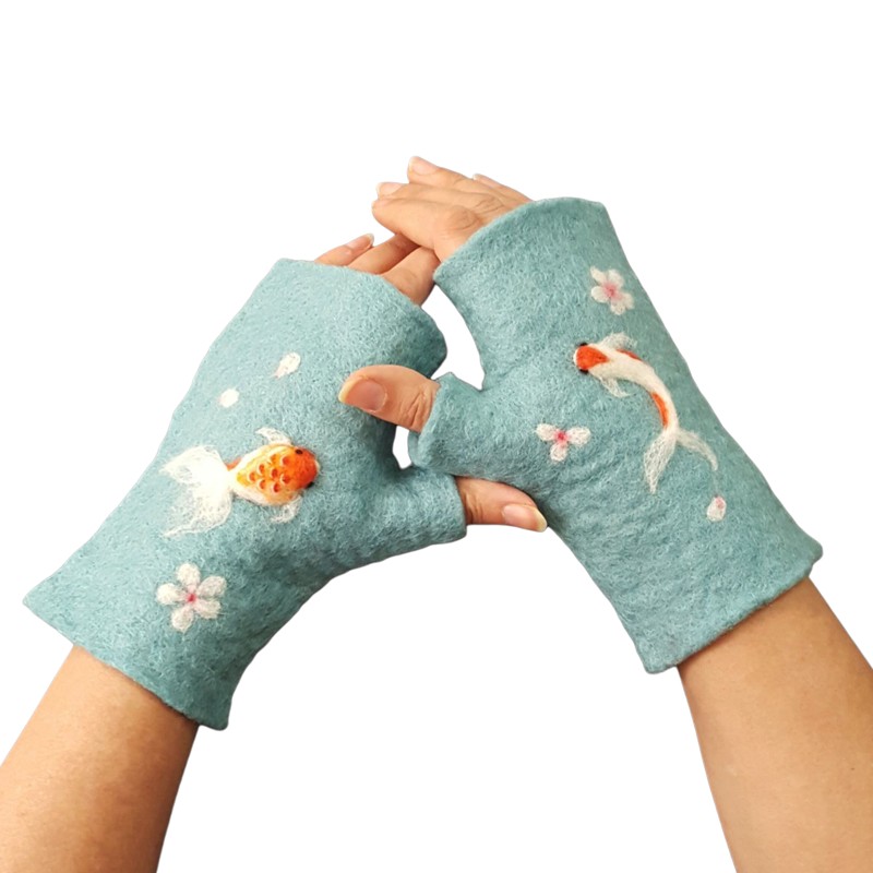 Woolen Fish Design Gloves – Hoorfelt Brand