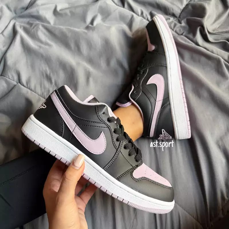 جردن 1 مشکی یاسی | Jordan 1 Black Iced Lilac