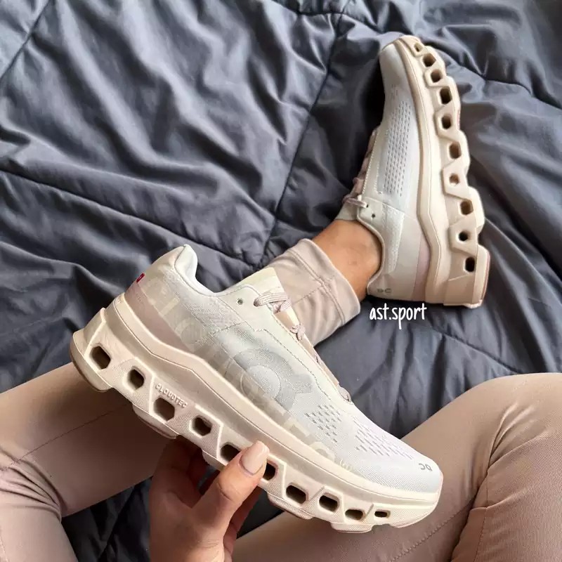 آن رانینگ | ON Running Pinkish Cream