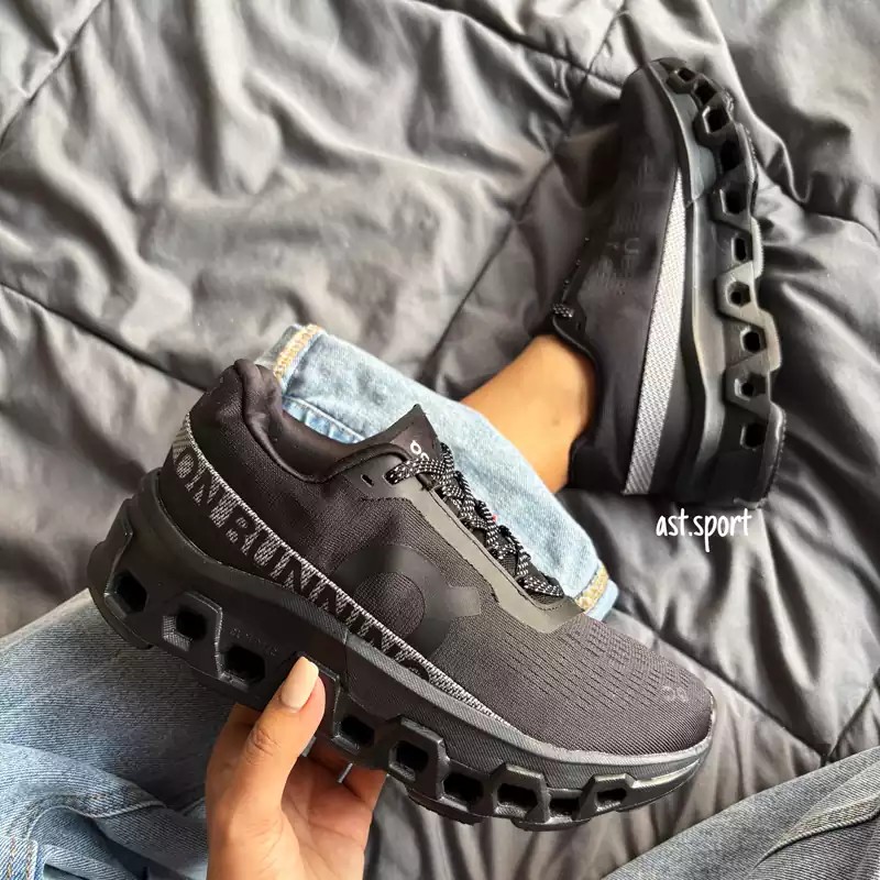 آن رانینگ | ON Running full black