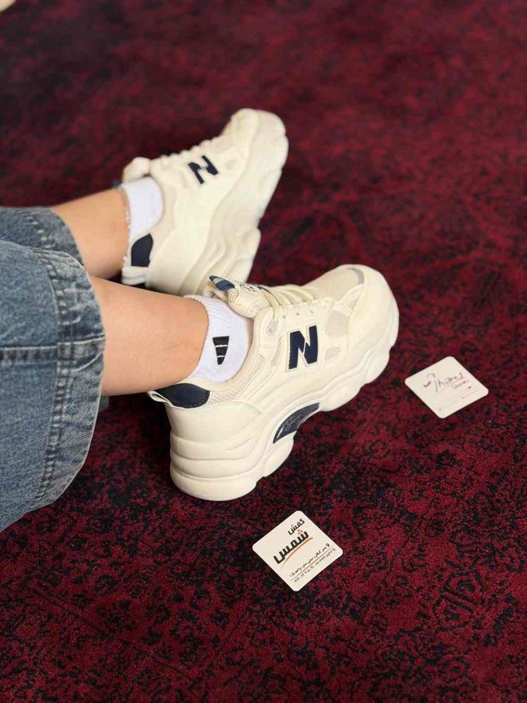 کفش نیوبالانس وارداتی سفید سورمه ای New Balance white navy blue