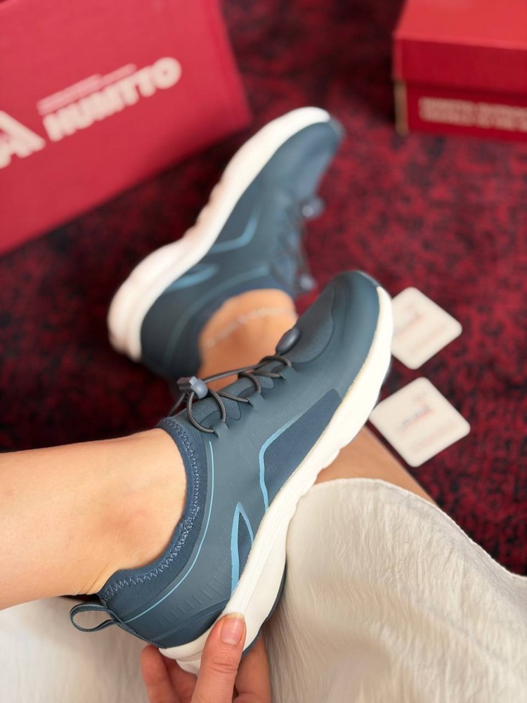 کفش رانینگ زنانه هامتو سورمه ای running shoes humtto navy blue