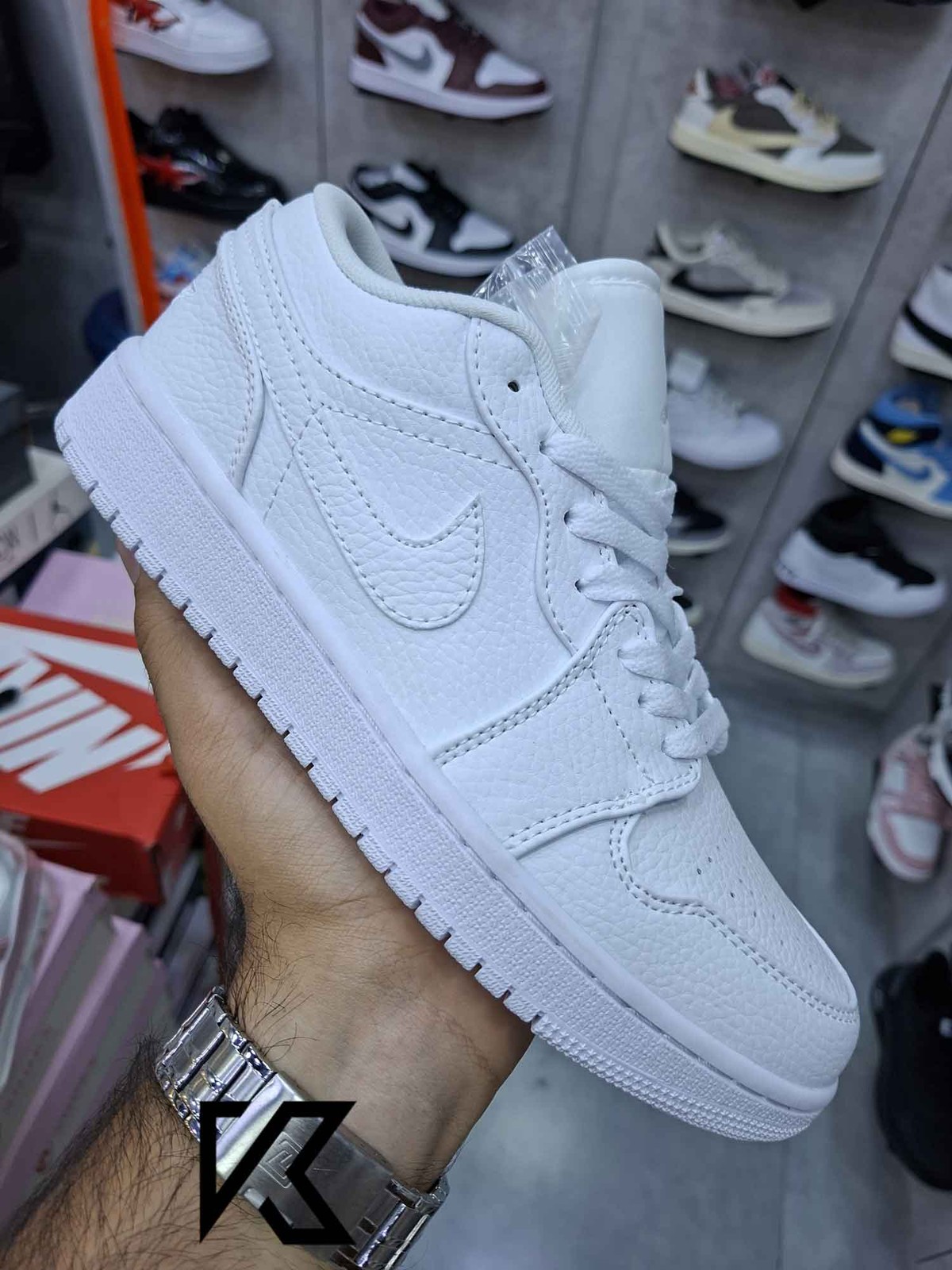 نایک جردن 1 لو تریپل وایت Nike Jordan 1 Low Triple Whiten