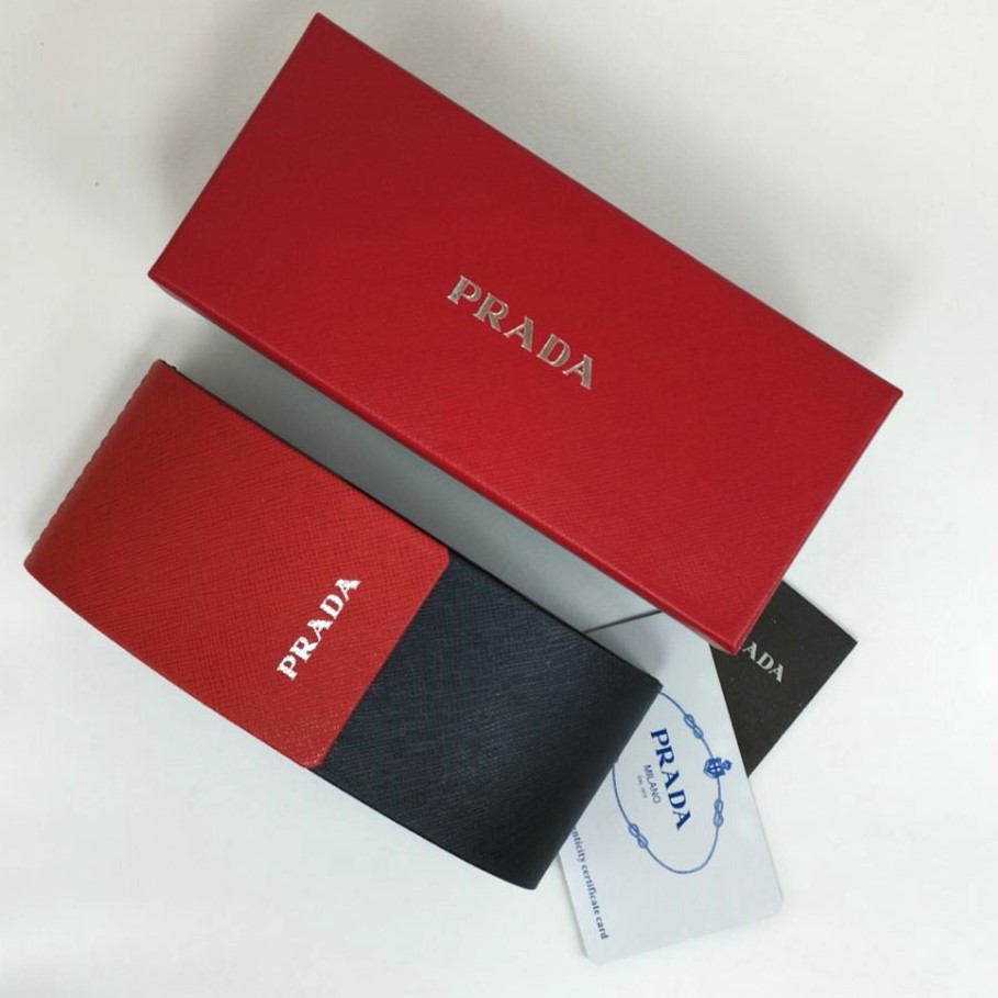 هاردباكس PRADA