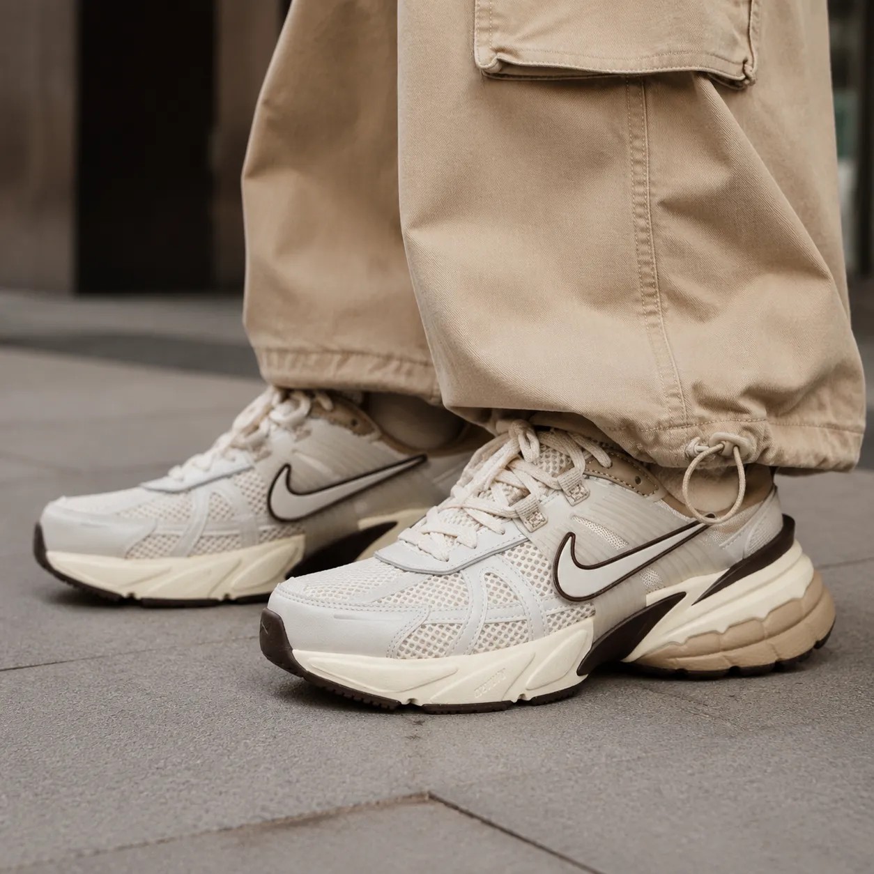 کتونی نایک V2K کرم -Nike V2K
