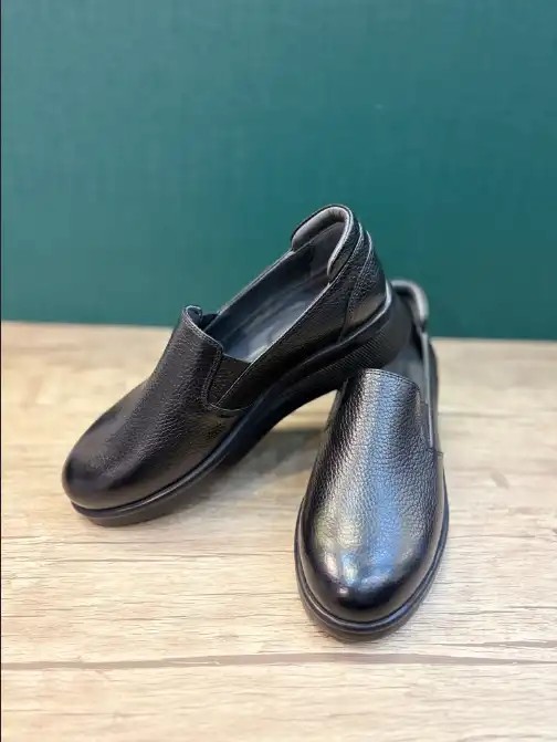 کفش چرمی یگانه