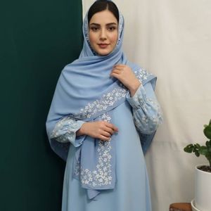 عبای گل‌گلی شکوفه