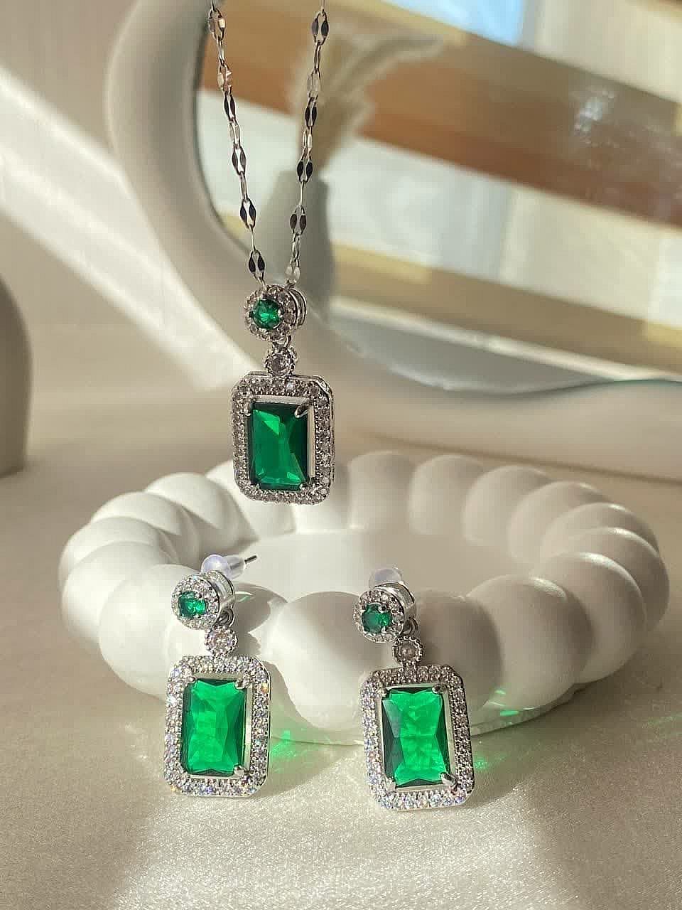 نیمست شیک و خاص زمردی