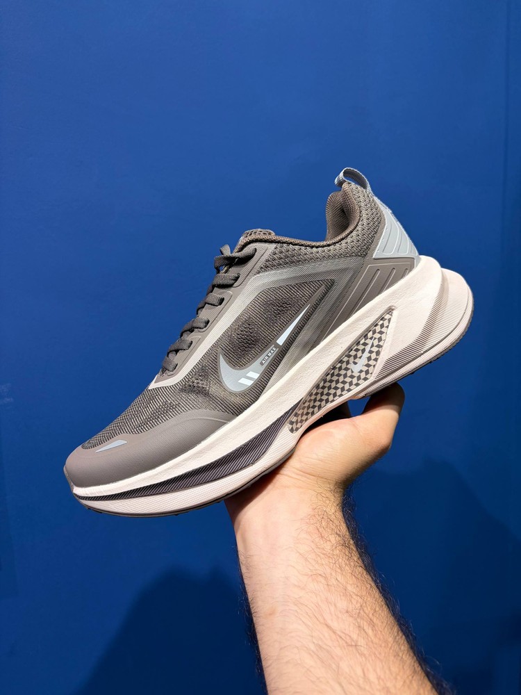 Nike air zoom pegasus نایک ایر زوم پگاسوس قهوه ای