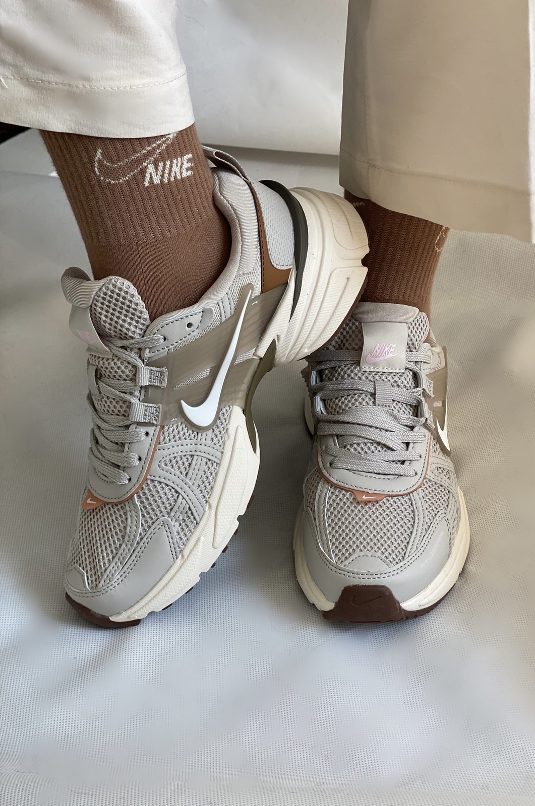 کتونی نایکیv2kران موکا(Nike v2k run mocha)