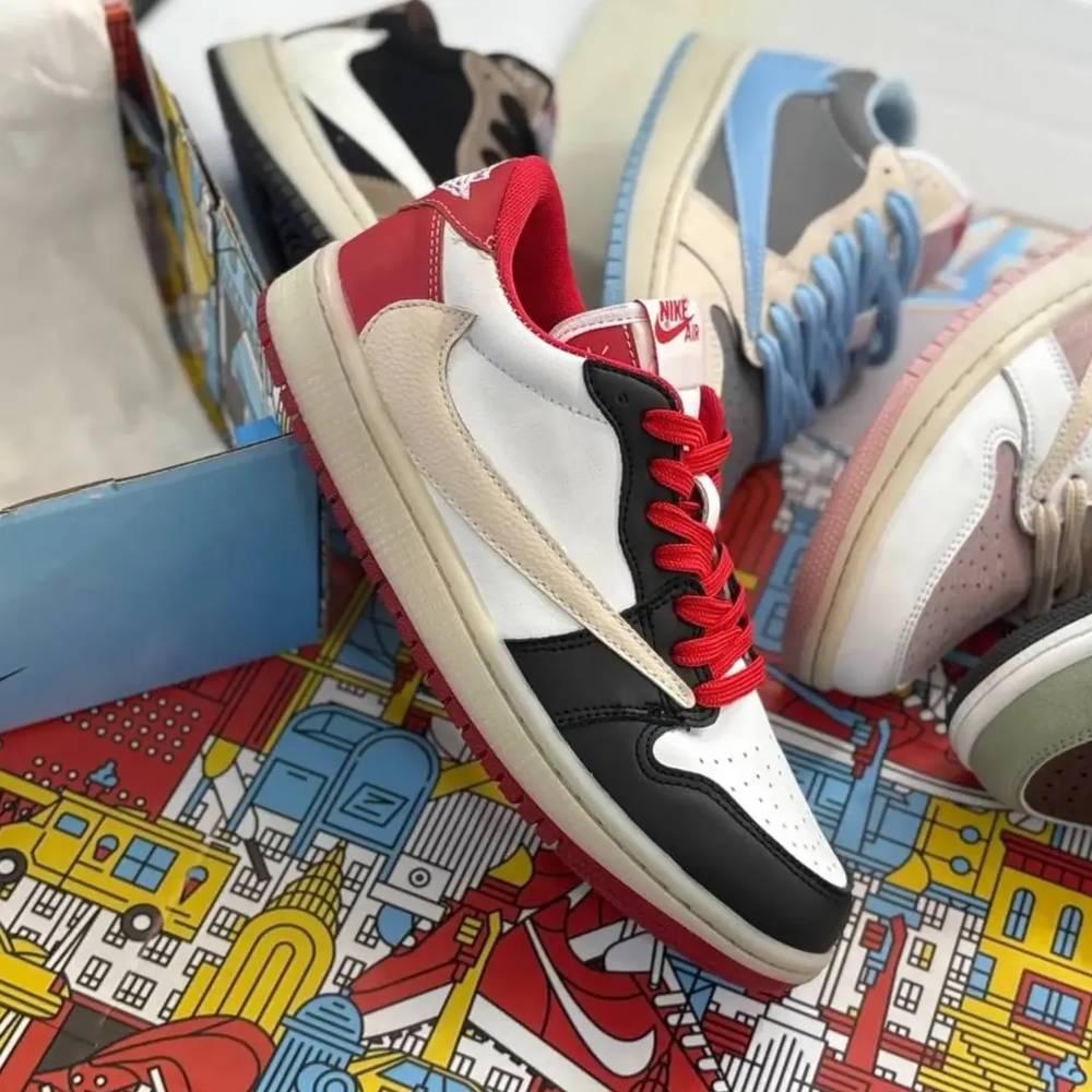 NIKE TRAVIS LOW