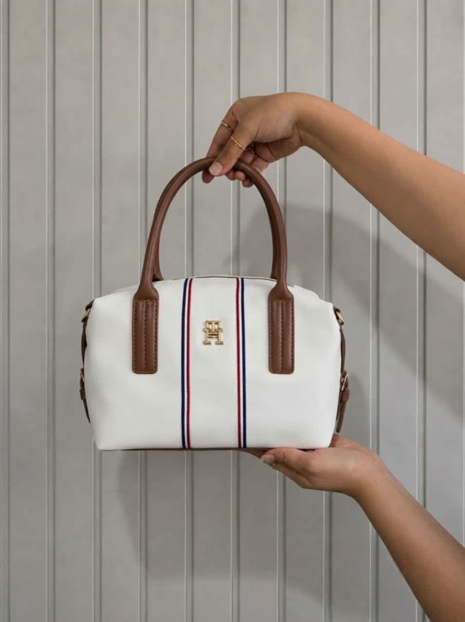 کیف صندوقی TOMMY سفید تامی
