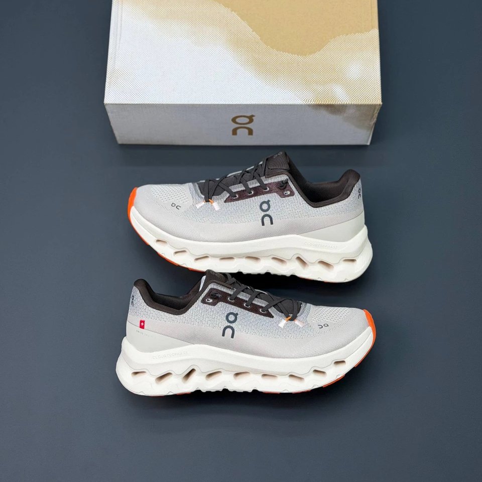 کفش زنانه و مردانه آن رانینگ QC Cloudtilt کرم قهوه‌ای On Running QC Cloudtilt Cream Brown