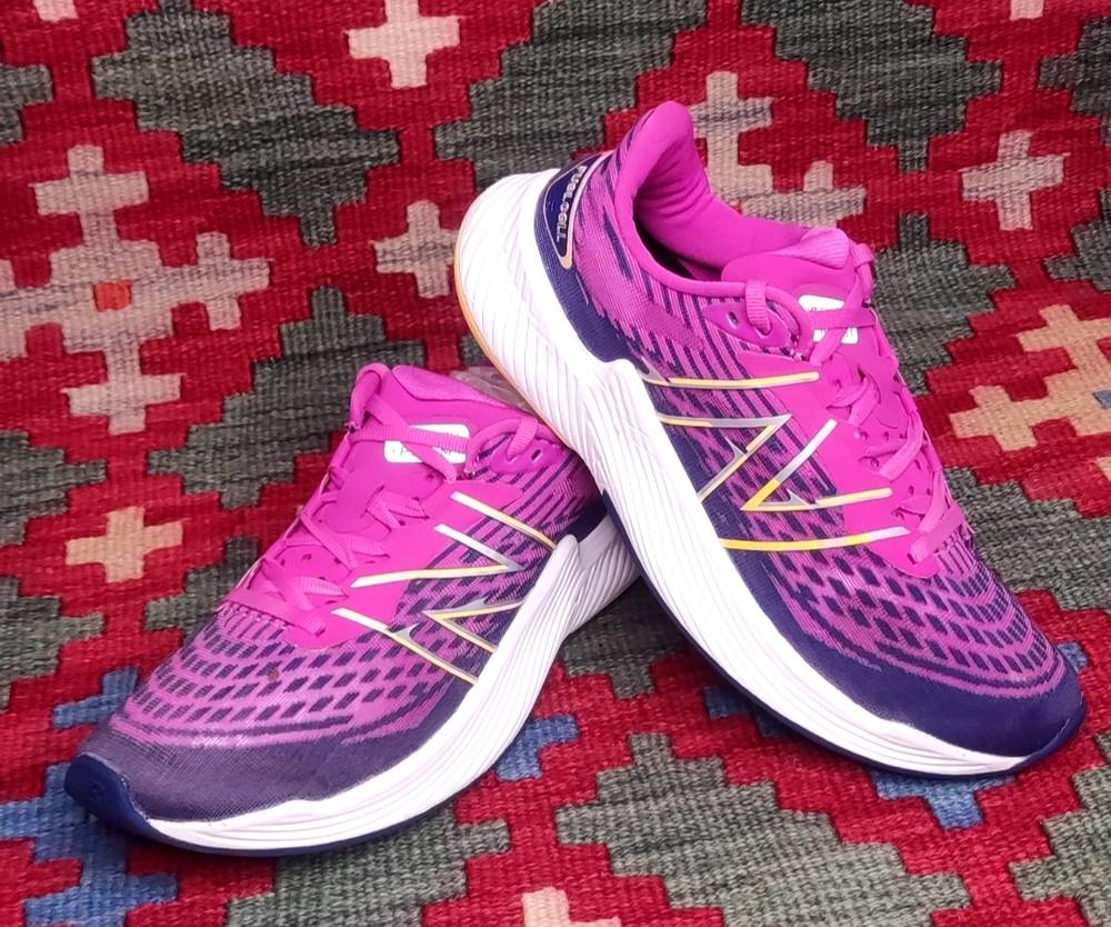 کتونی New balance