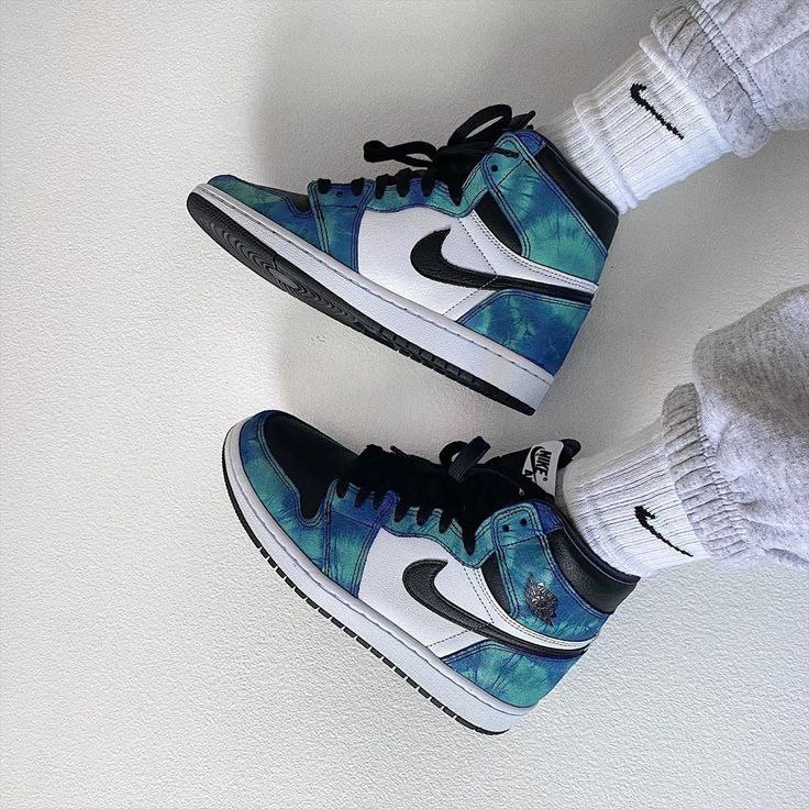 کتونی بچه گانه نایک ایر جردن ۱ ساقدار تای دای آبی Nike air jordan 1 high Tie Dye