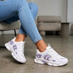 کتونی بالنسیاگا Balenciaga سبک با پاخوری شیک