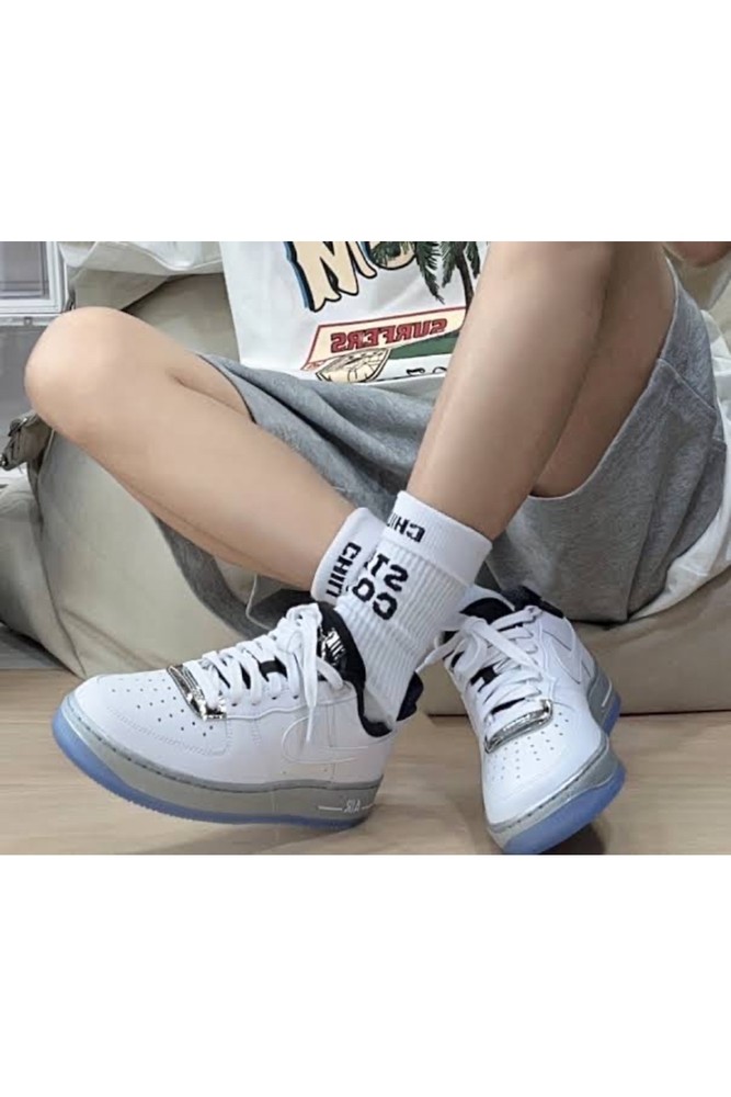 کفش Nike نایکی سفید زنانه Air Force 1 ’07 Se اورجینال