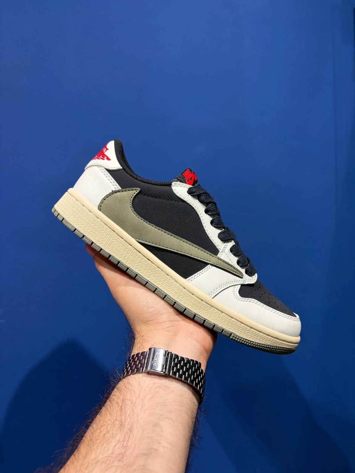Nike air jordan 1 low travis scott olive نایک ایر جردن 1 لو ترویس اسکات زیتونی