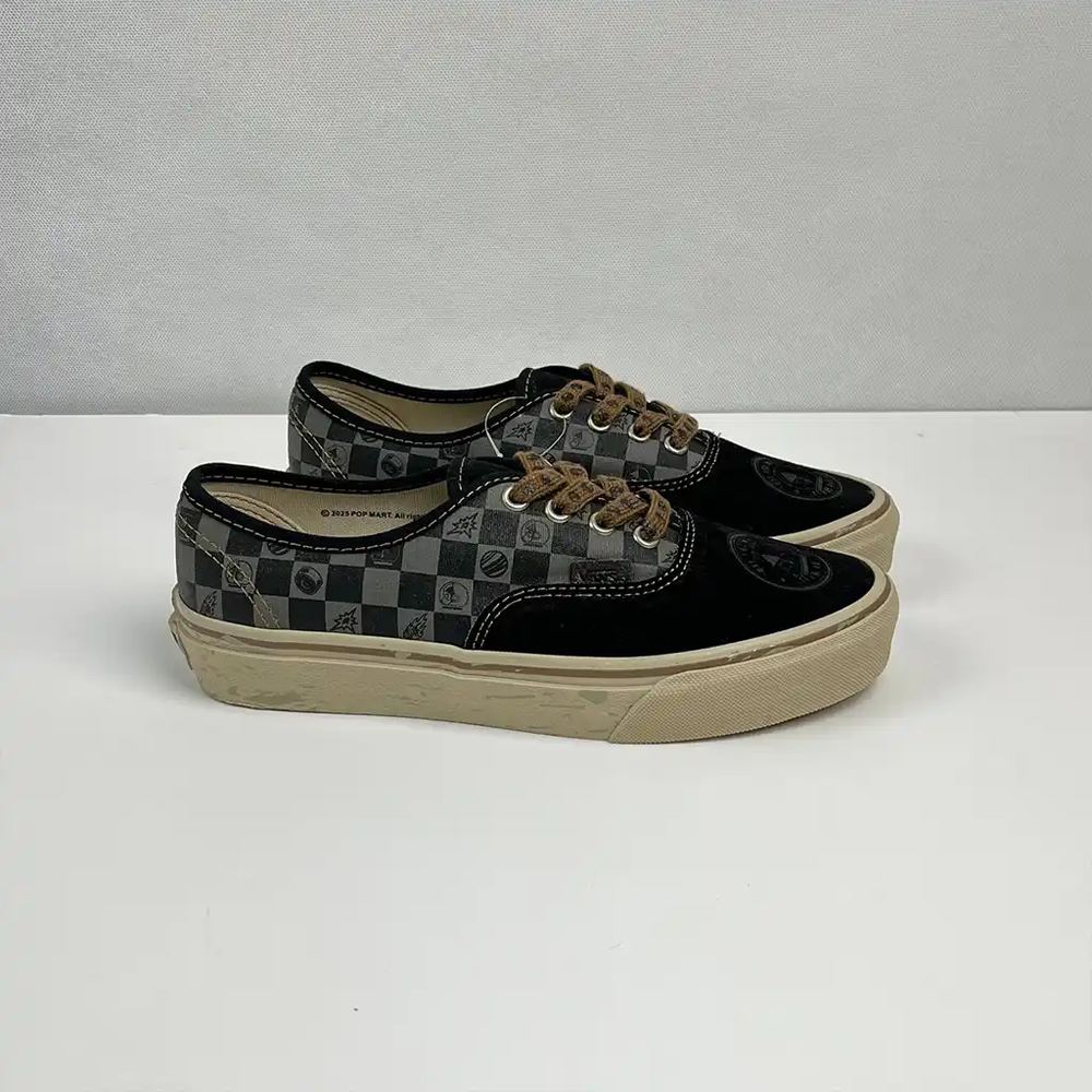 کفش ونس آتنتیک اسپیس مالی چاپ شطرنجی کهکشانی Vans x SPACE MOLLY Authentic “Galaxy Checkerboard”
