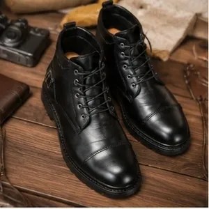 کفش نیم بوت اسپرت مردانه مدل لیون چرم صنعتی رنگ مشکی
