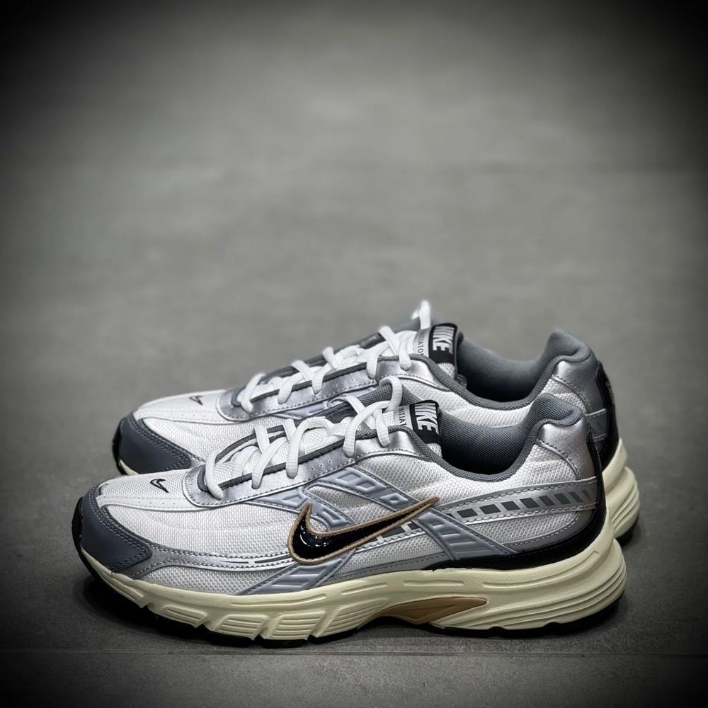 کتونی پیاده رویی نایک nike initiator