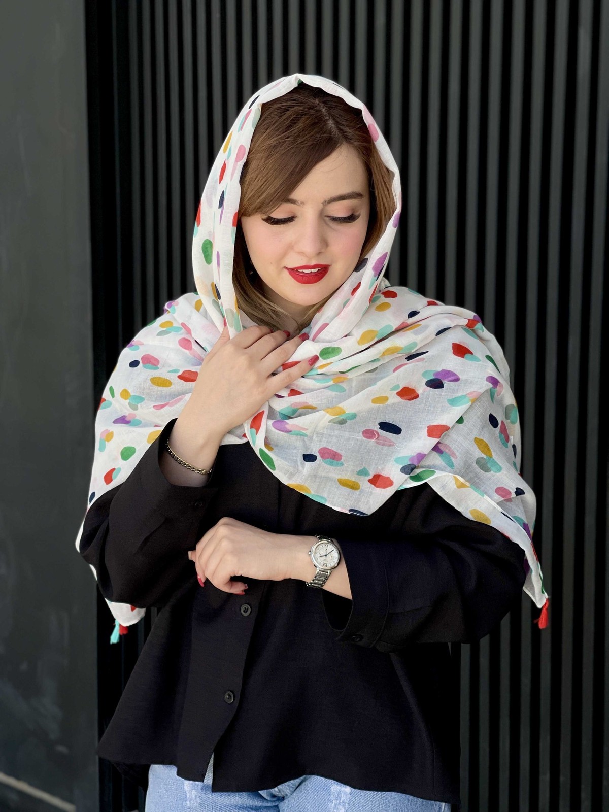 شال طرحدار سفید TRF