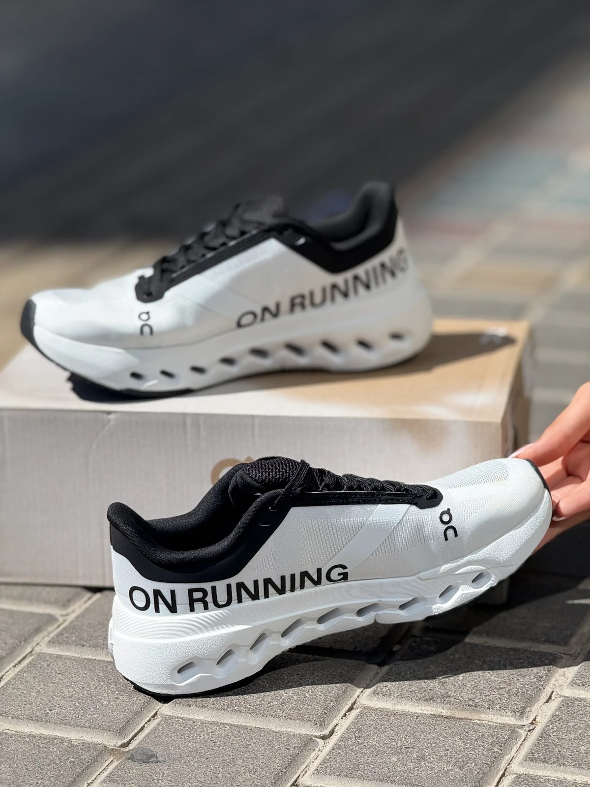 کتونی QC on Running (cloudgo-white-black)