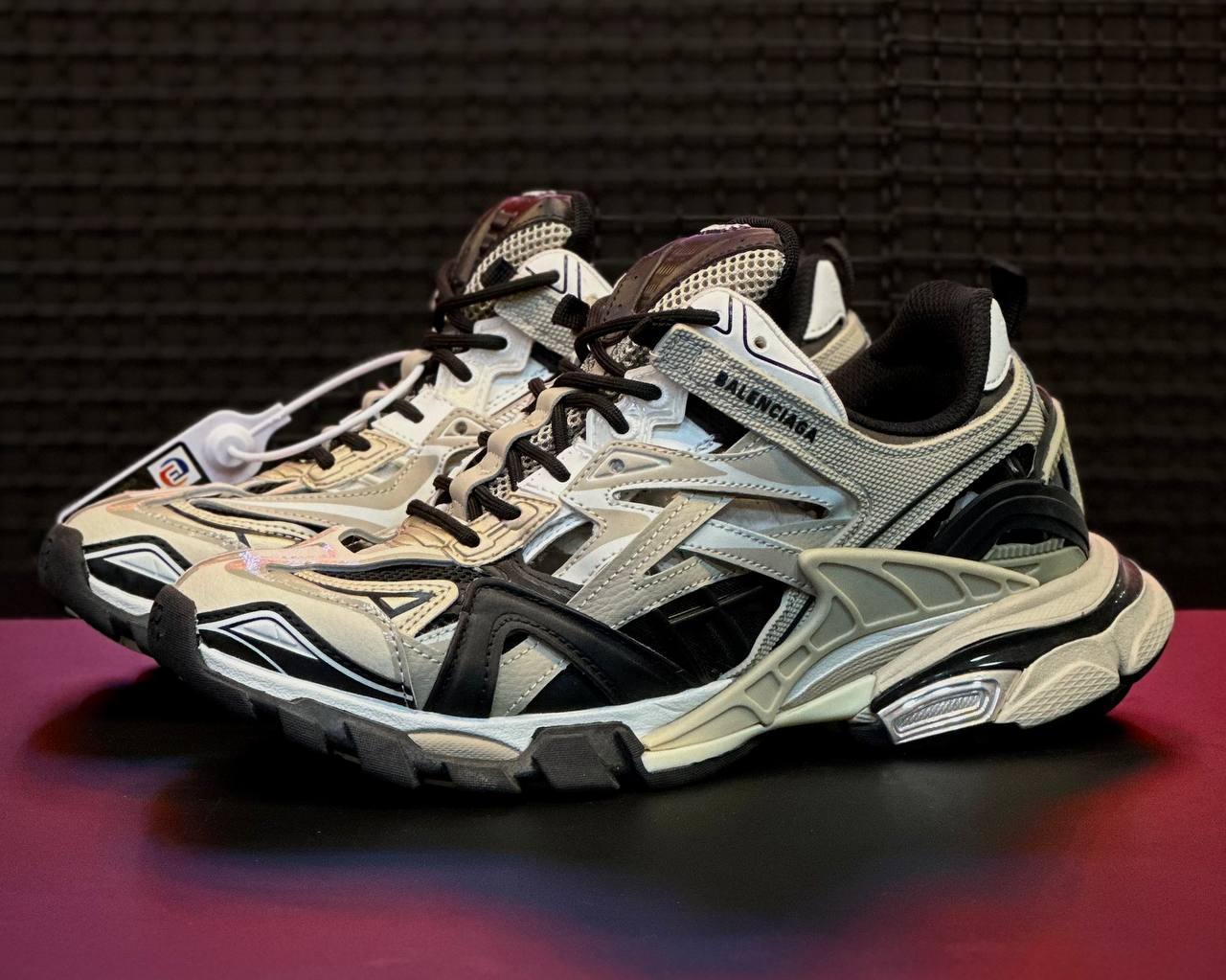 کتونی بالنسیاگا ترک کرمی سفید Balenciaga Track.2 Cream White