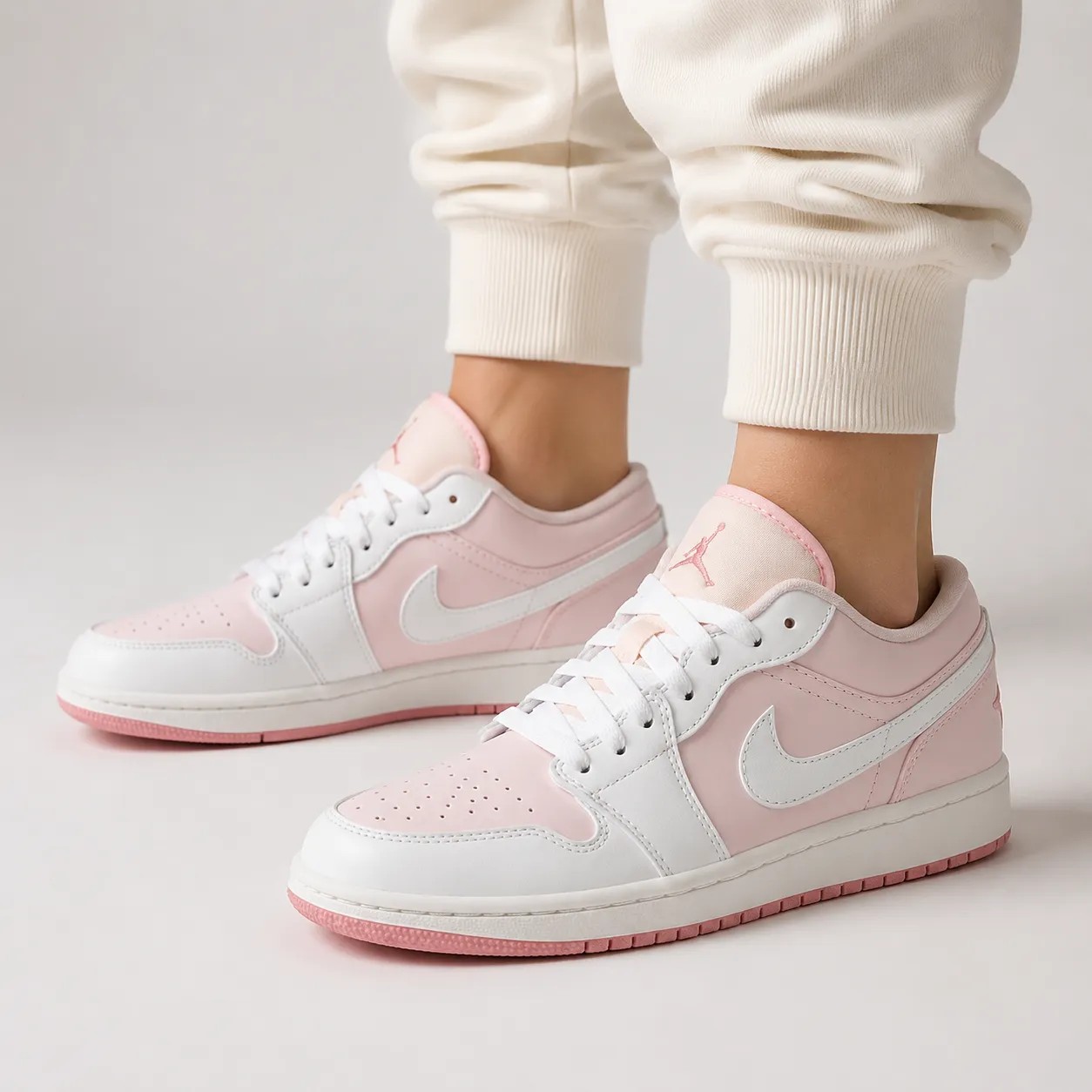 کتونی جردن 1 Low صورتی سفید-Jordan 1 low