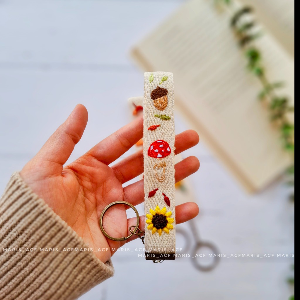 جاکلیدی قارچ و گل و بلوط