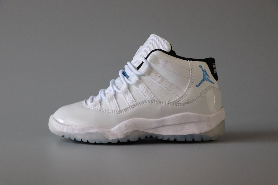 کتونی بچه گانه نایک ایر جردن ۱۱ تمام سفید Nike air jordan 11